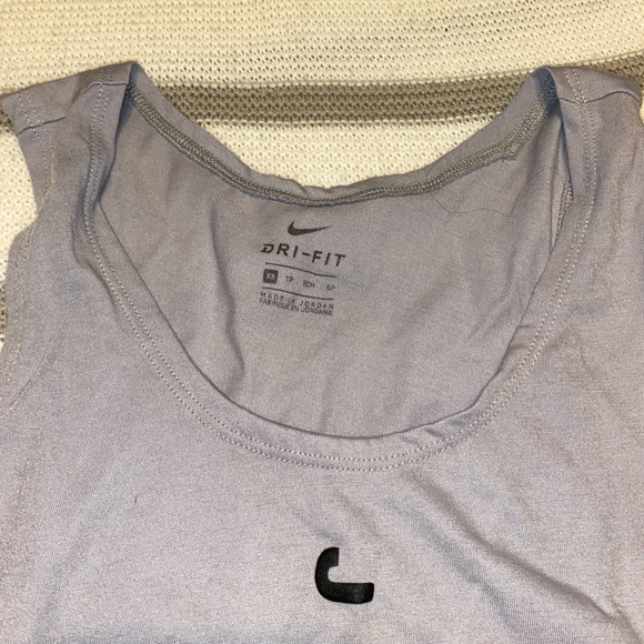 nike tank - Picture 2 of 2